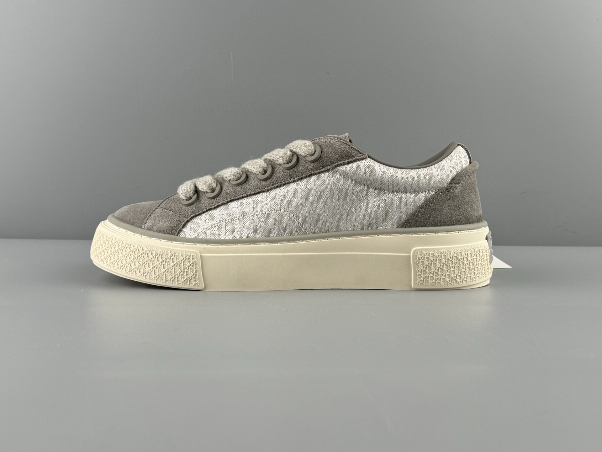 Dior B33