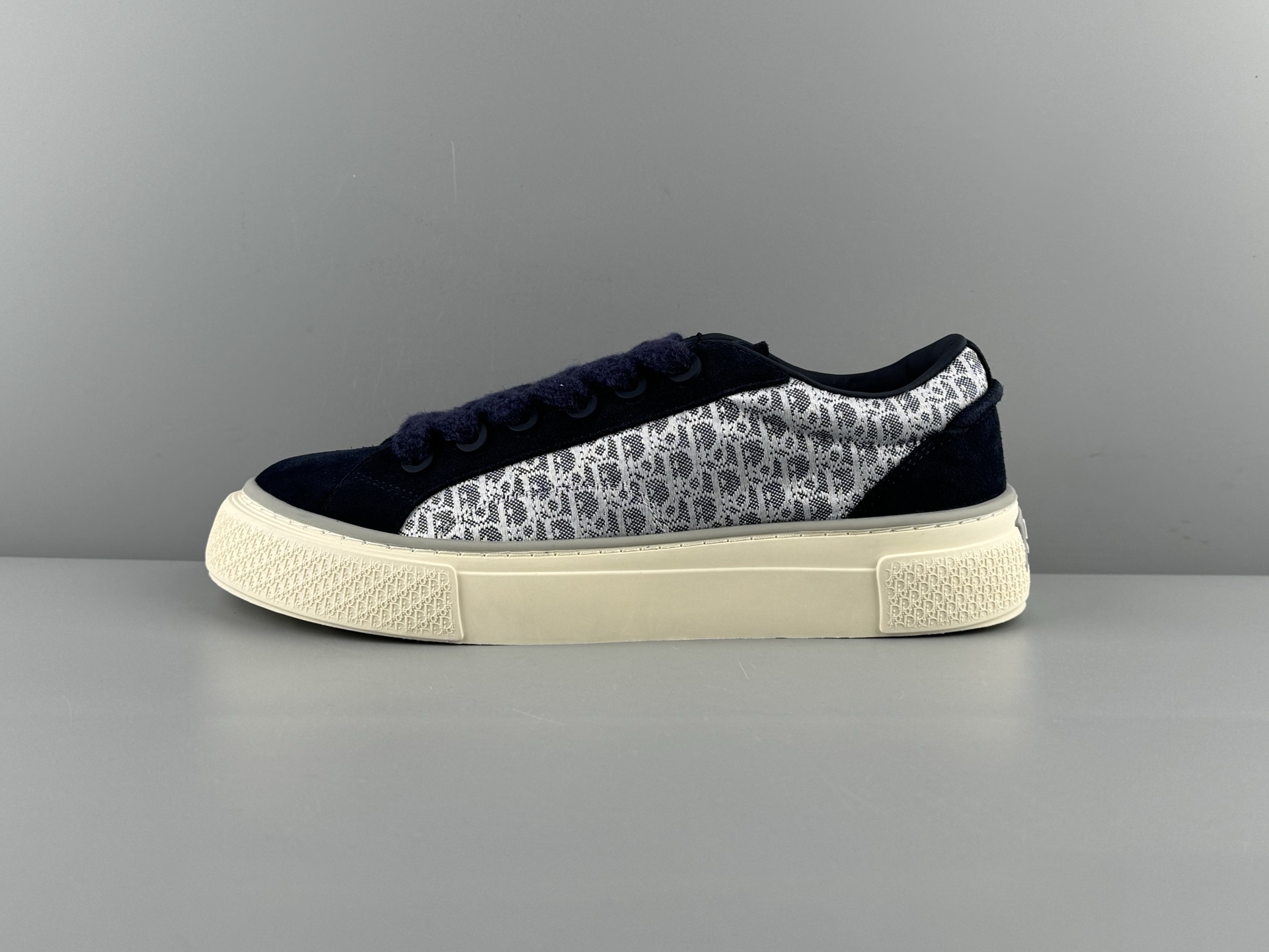 Dior B33
