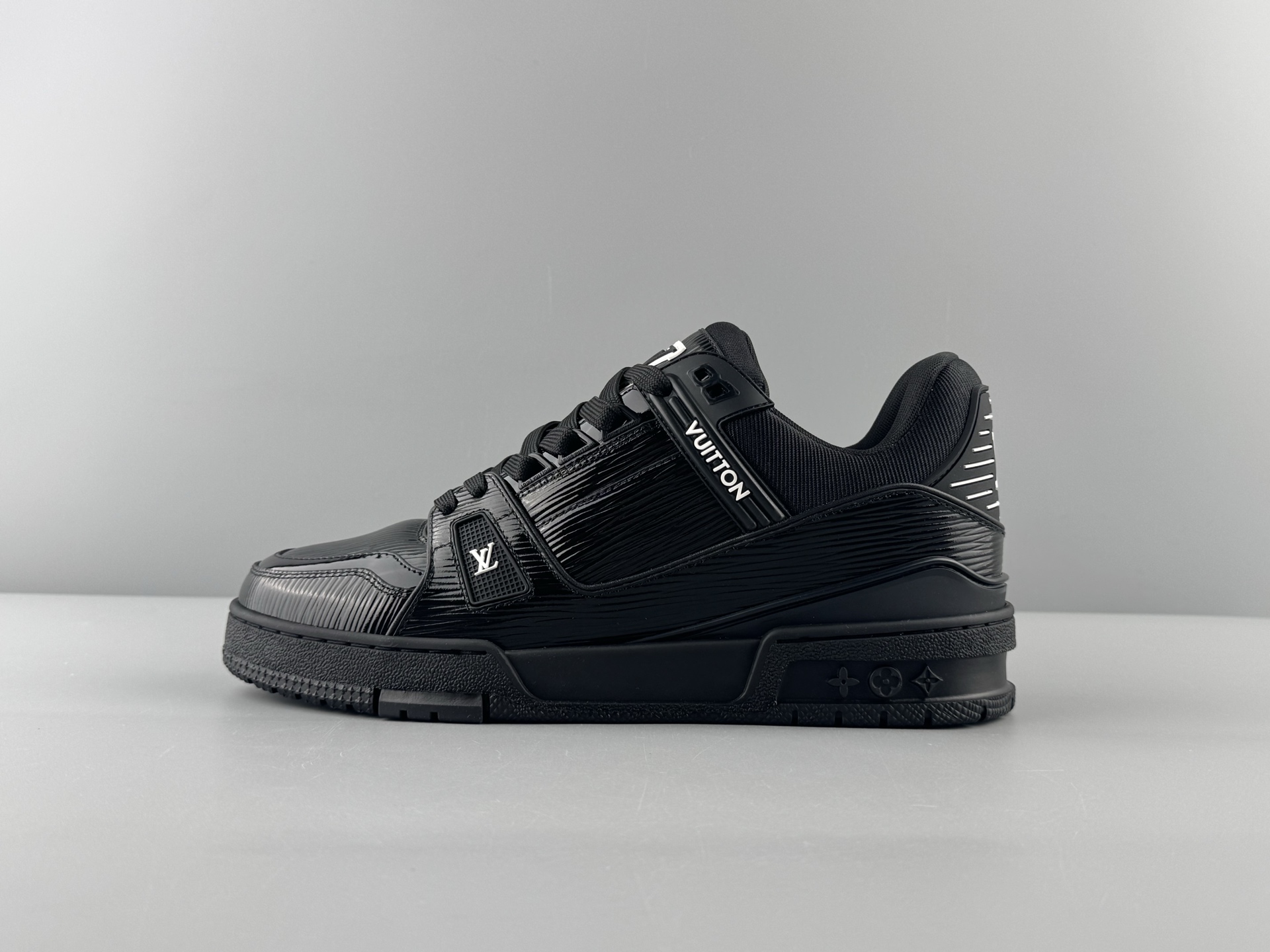 Lv Trainer