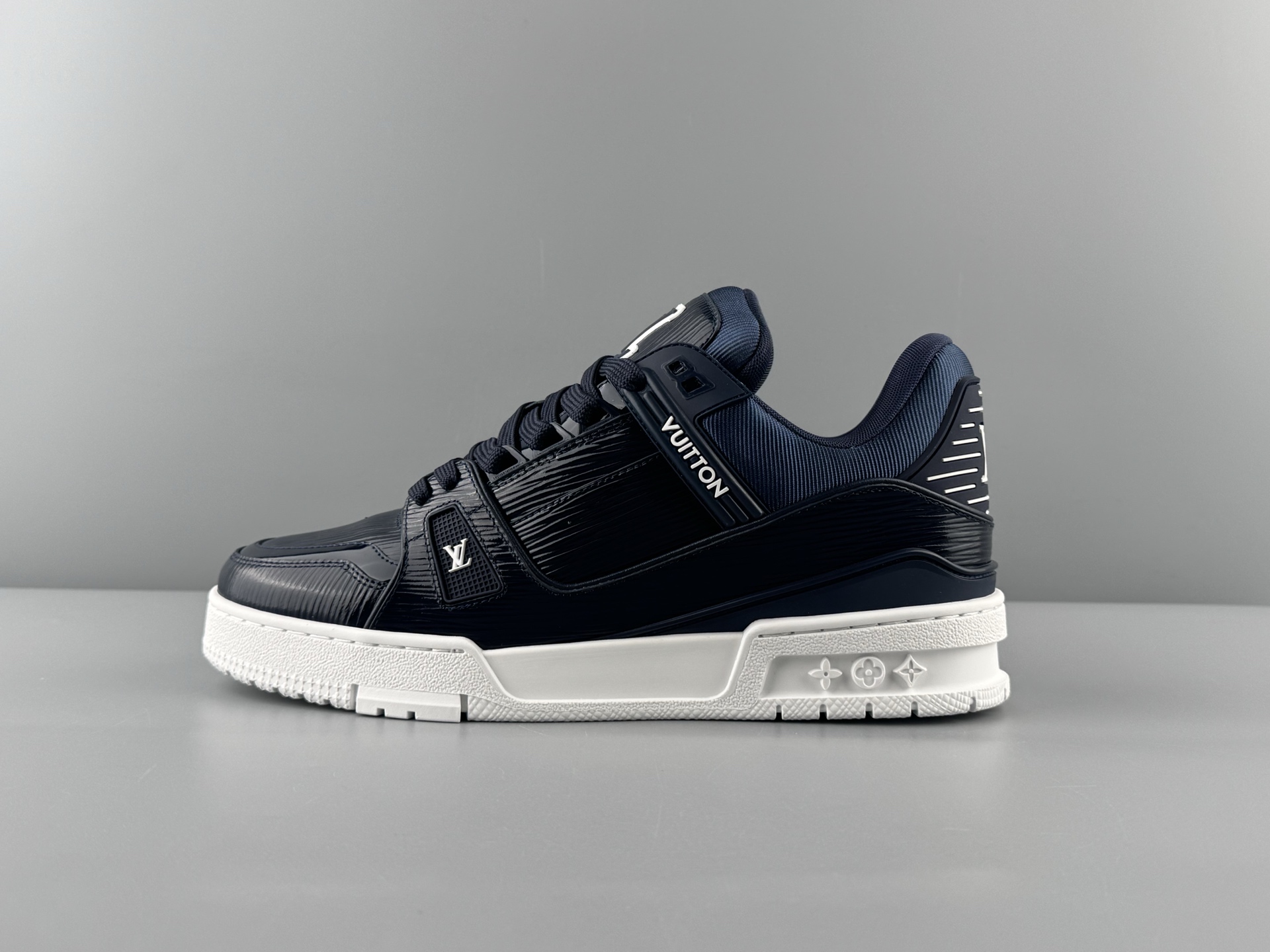 Lv Trainer