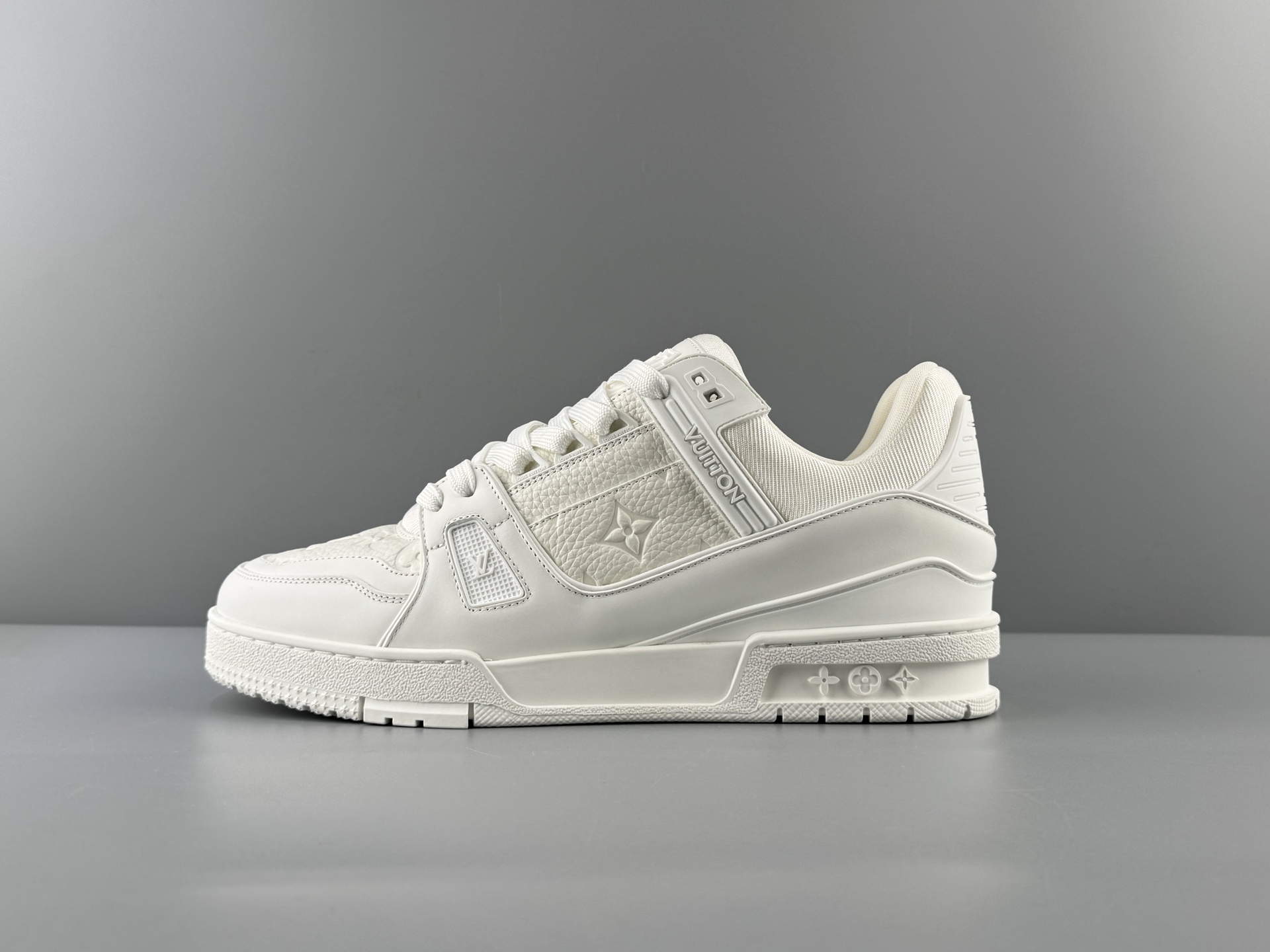 Lv Trainer