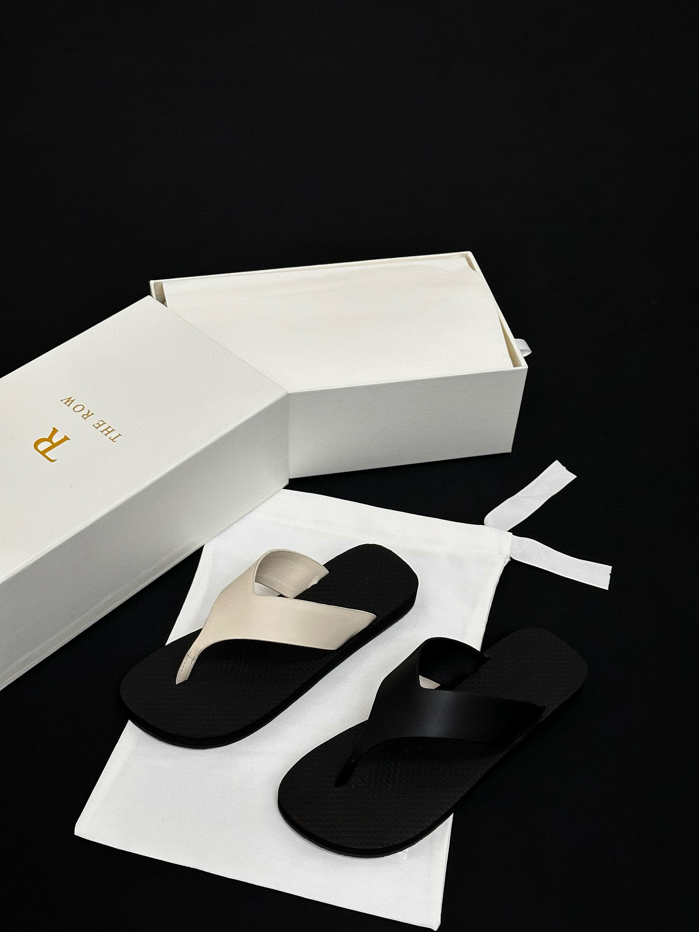 THE ROW Shose