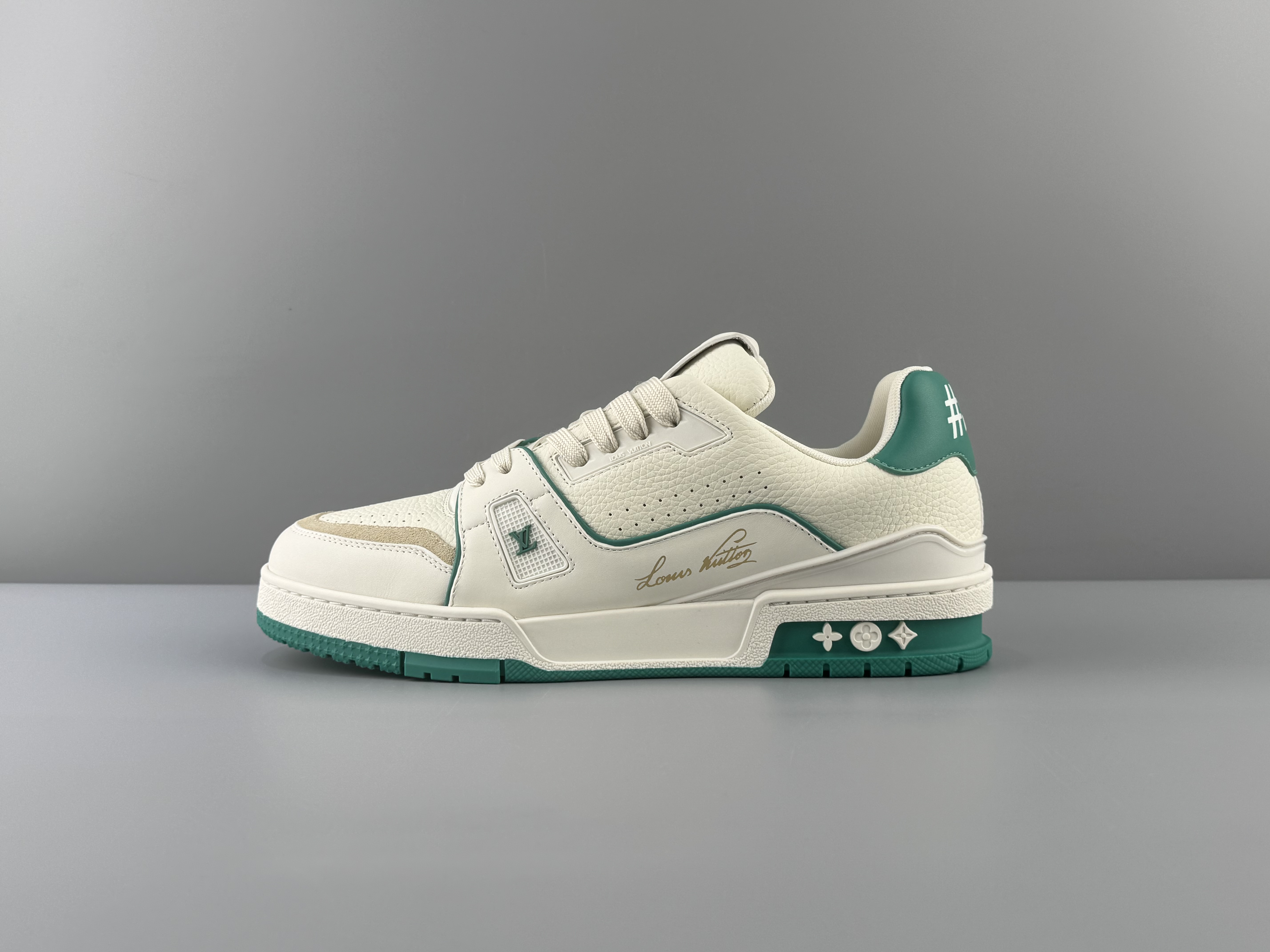 Lv Trainer